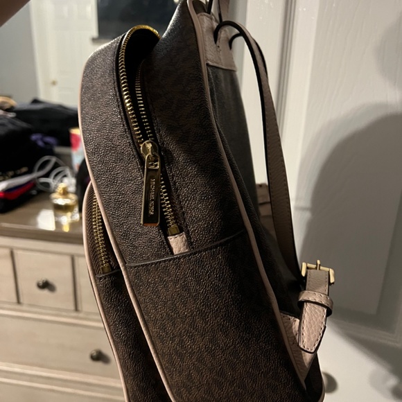 Medium authentic Michael kors backpack purse